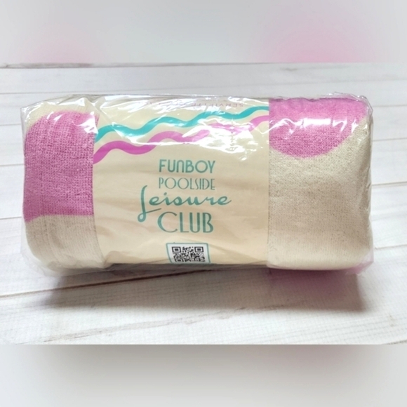 FunBoy Poolside Leisure Club Beach Towel 68" L x 30" W - New In Package - Picture 2 of 6